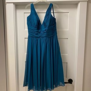 Formal dress 👗 teal, tea length, size 22, worn once, immaculate condition